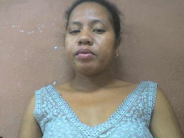 Tharcile live cam on BongaCams