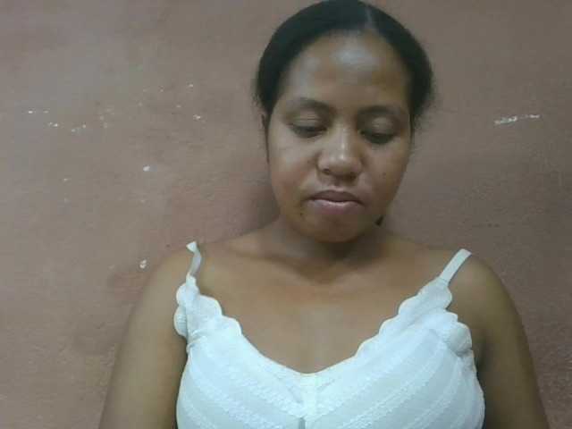 Tharcile live cam on BongaCams