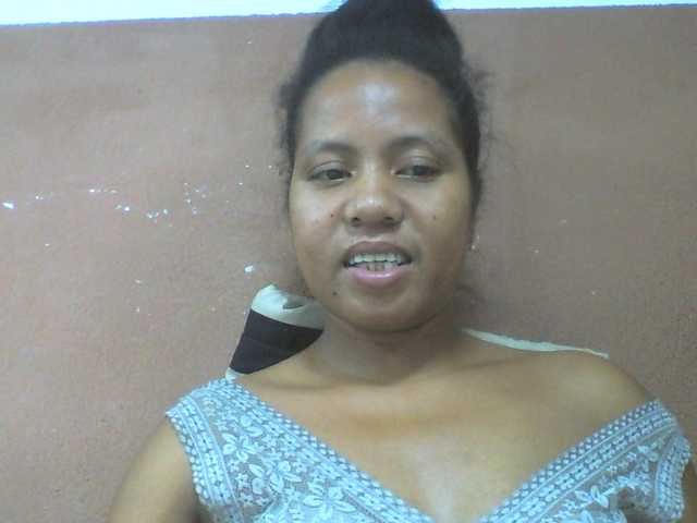 Tharcile live cam on BongaCams