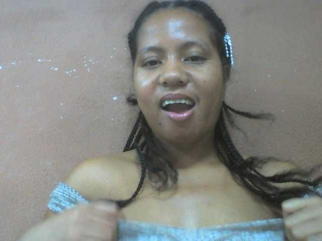 Tharcile live cam on BongaCams