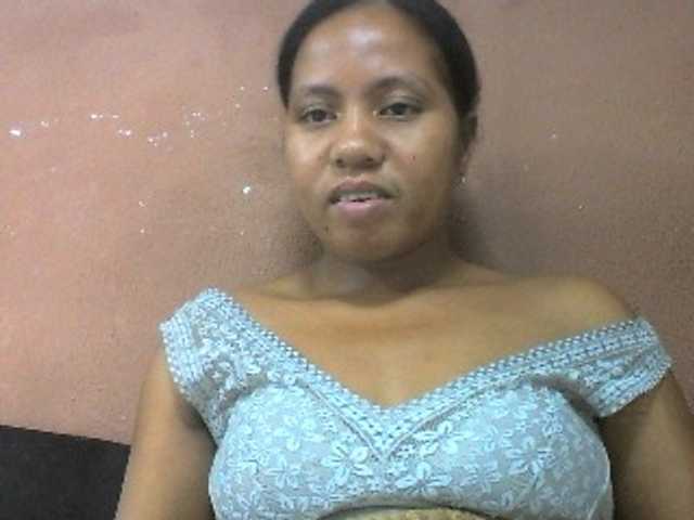 Tharcile live cam on BongaCams