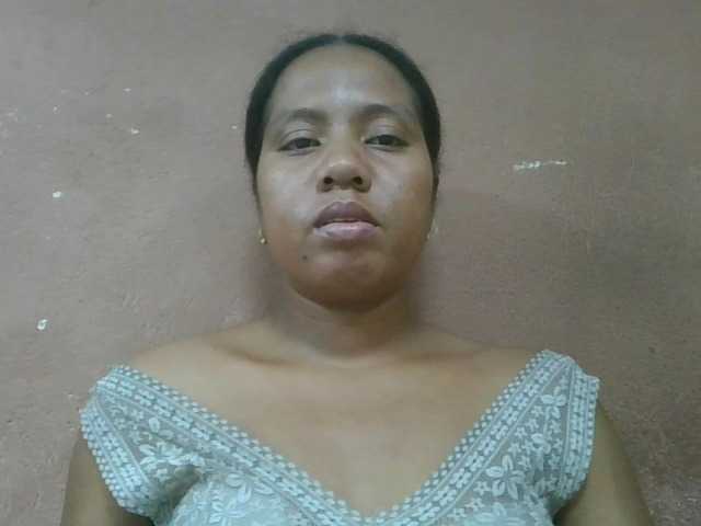 Tharcile live webcam show