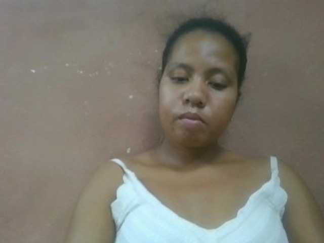 Tharcile live cam on BongaCams