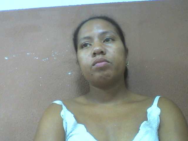 Tharcile live cam on BongaCams