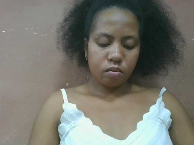 Tharcile live cam on BongaCams