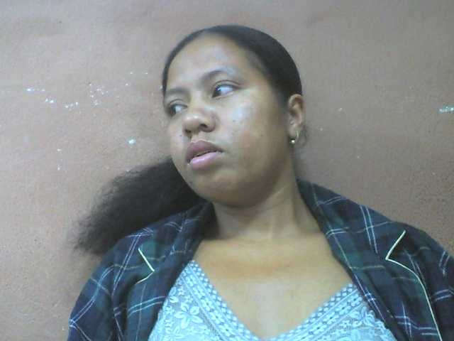 Tharcile live cam