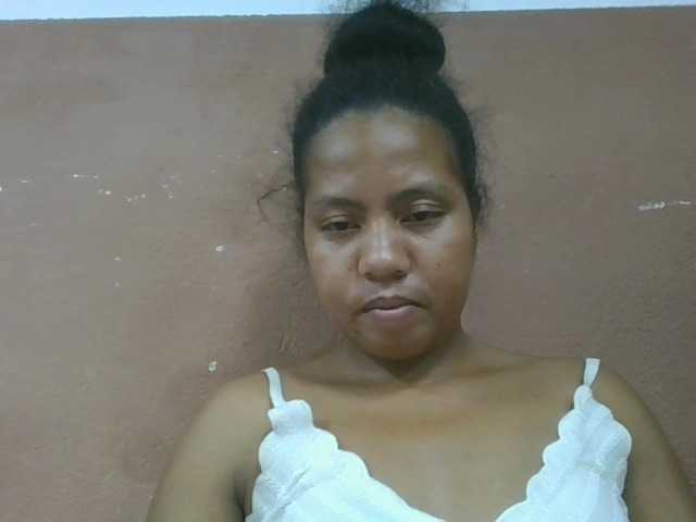 Tharcile live cam on BongaCams