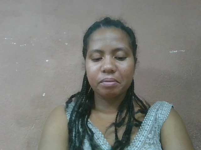 Tharcile live webcam show