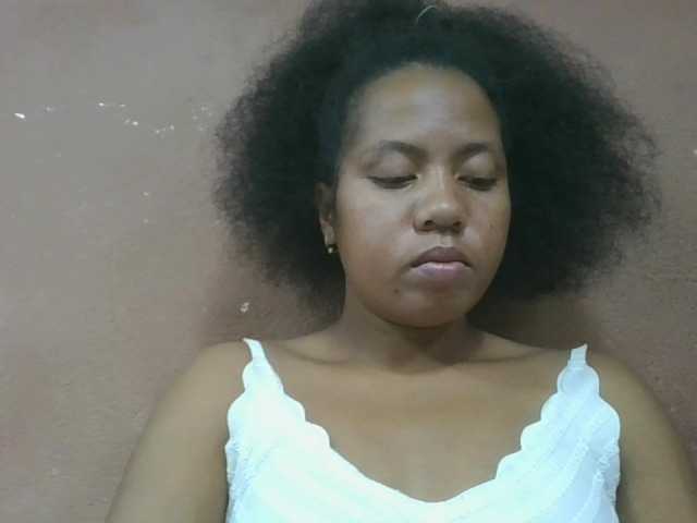 Tharcile live cam on BongaCams