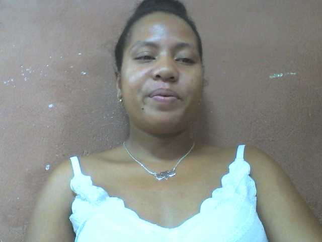 Tharcile live cam on BongaCams