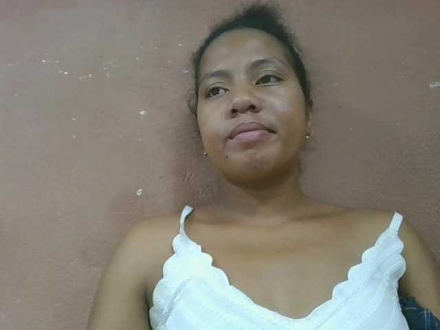 Tharcile live cam on BongaCams