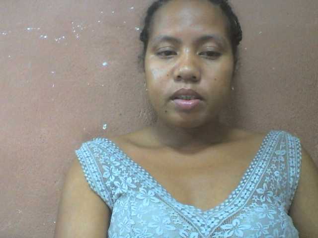 Tharcile live cam on BongaCams
