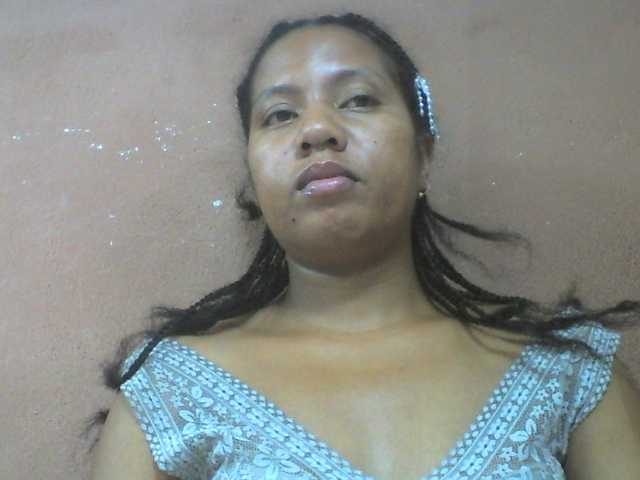 Tharcile live cam on BongaCams
