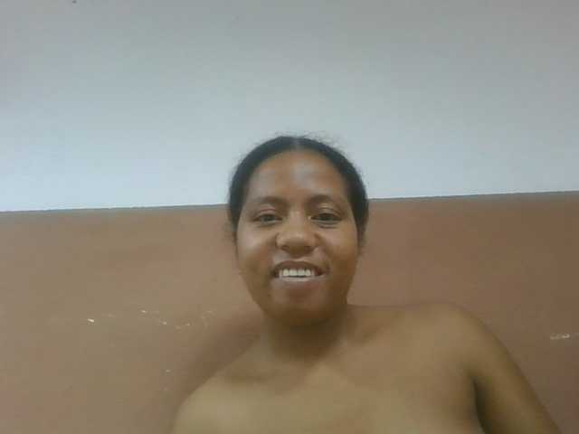 Tharcile live cam on BongaCams