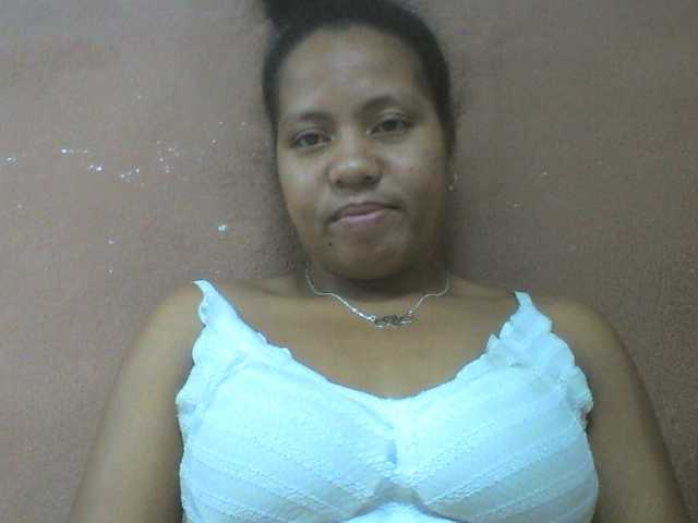 Tharcile live cam on BongaCams