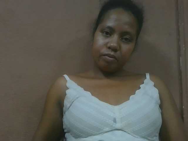 Tharcile live cam on BongaCams