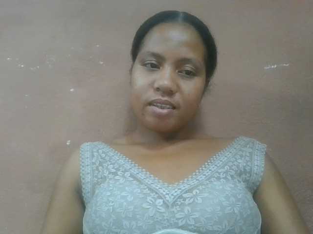 Tharcile live cam on BongaCams