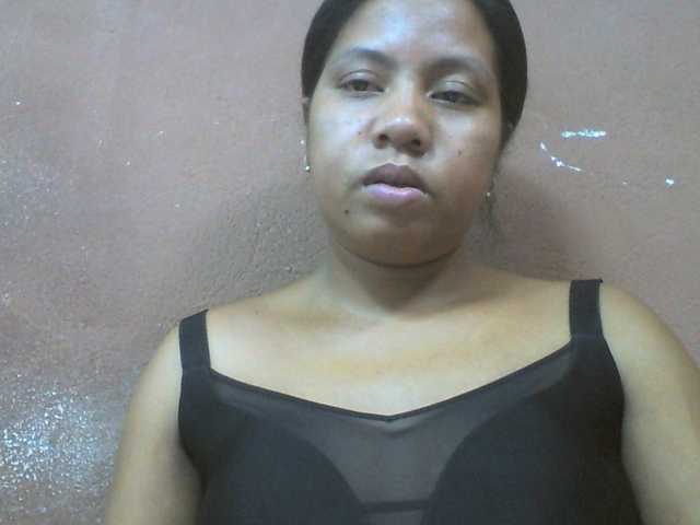 Tharcile live cam on BongaCams