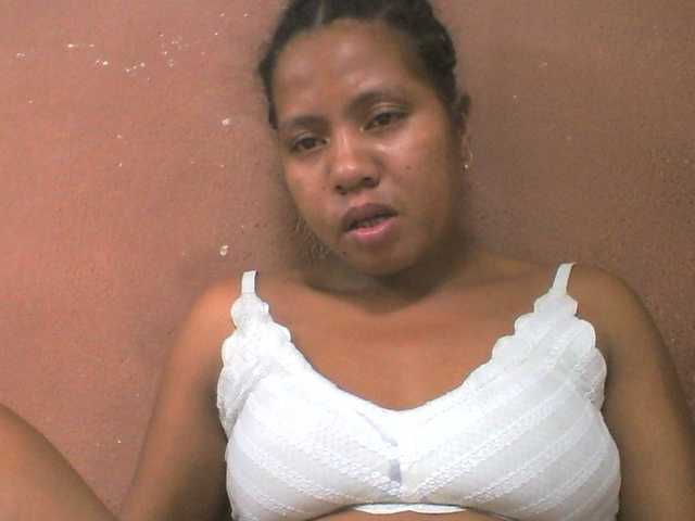 Tharcile live cam on BongaCams