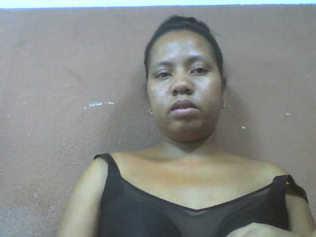 Tharcile live cam on BongaCams