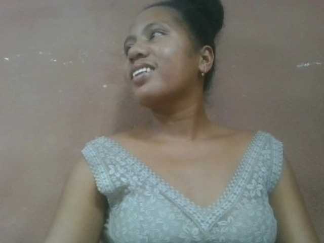 Tharcile live cam on BongaCams
