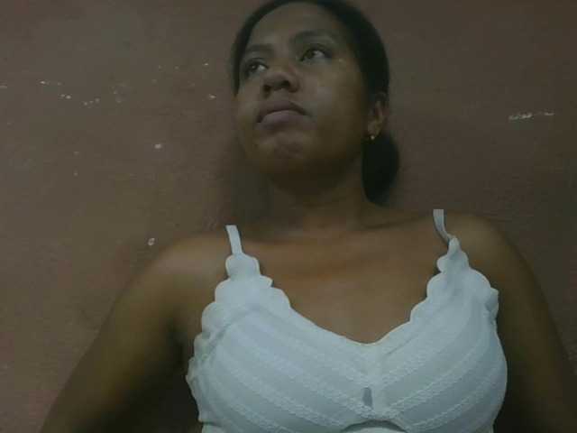 Tharcile live cam on BongaCams