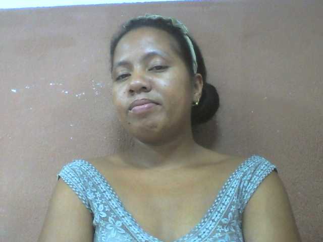Tharcile live cam on BongaCams