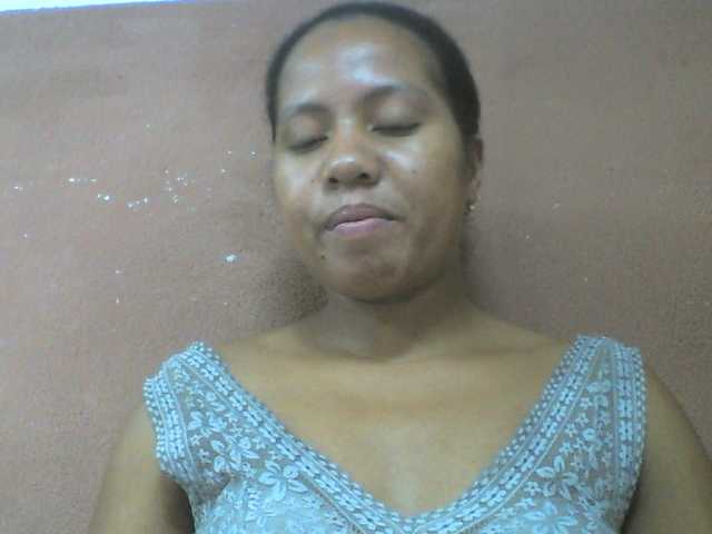 Tharcile live cam on BongaCams