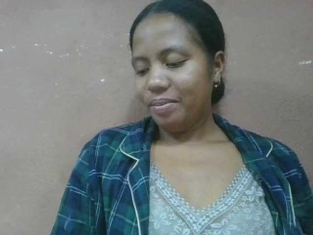 Tharcile live cam on BongaCams