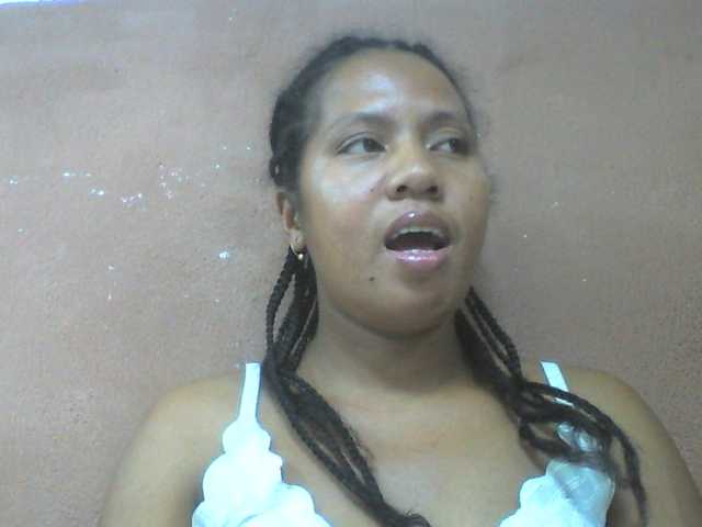 Tharcile live cam on BongaCams