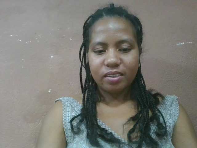Tharcile live webcam show