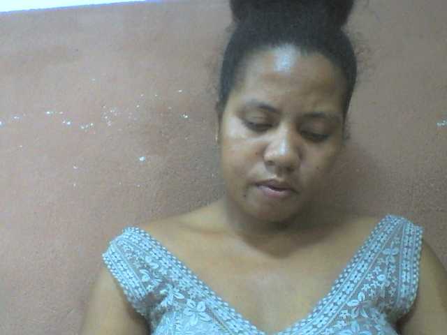 Tharcile live cam on BongaCams