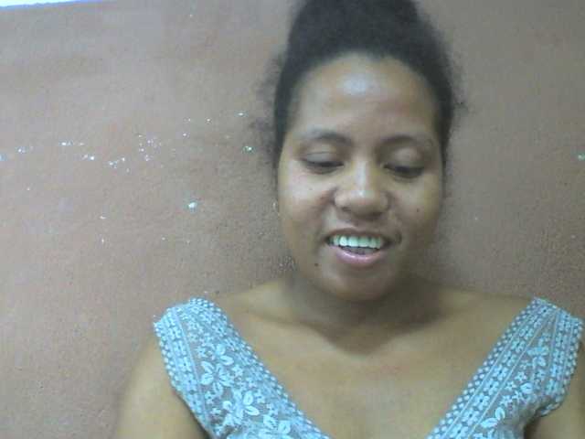 Tharcile live cam on BongaCams