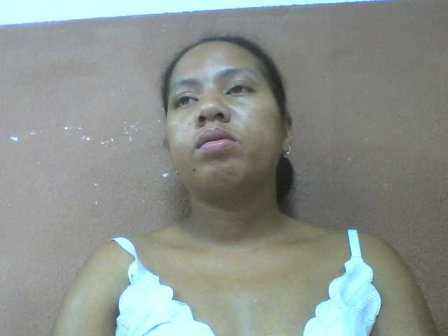 Tharcile live cam on BongaCams