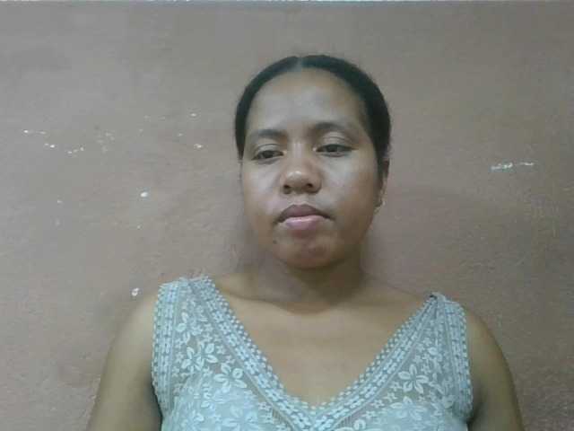 Tharcile live webcam show