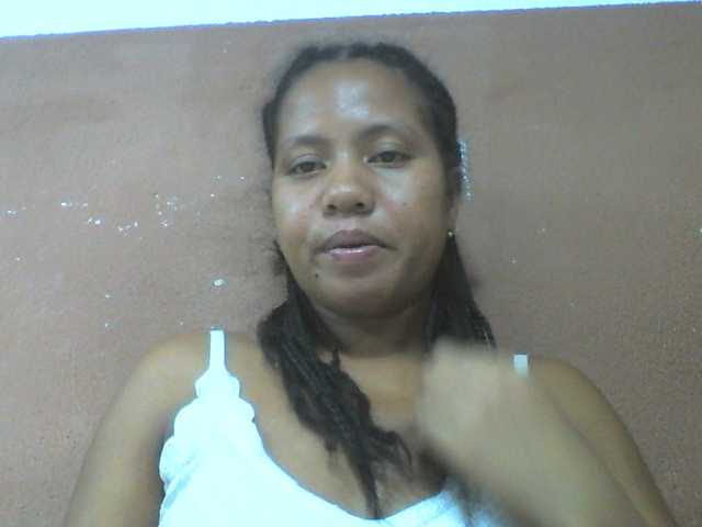Tharcile live cam on BongaCams
