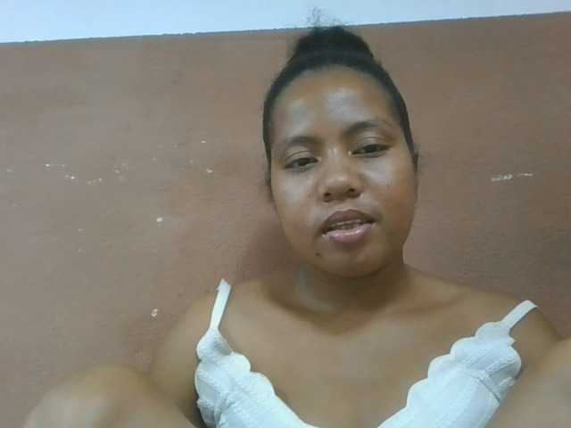 Tharcile live cam on BongaCams