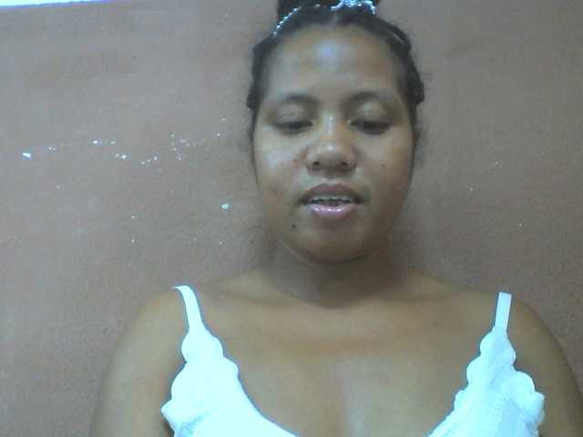 Tharcile live cam on BongaCams