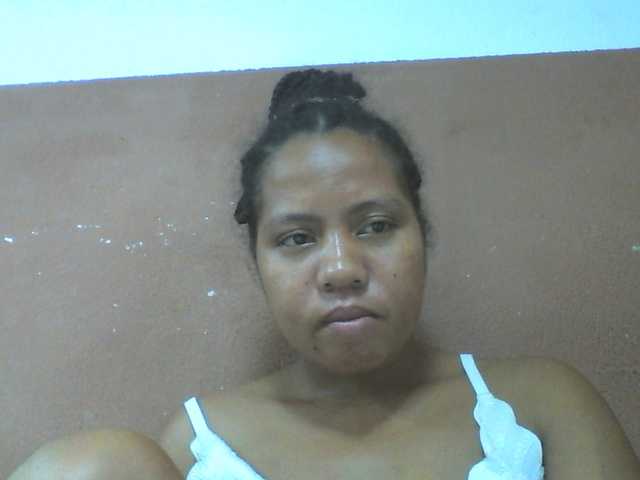 Tharcile live cam on BongaCams