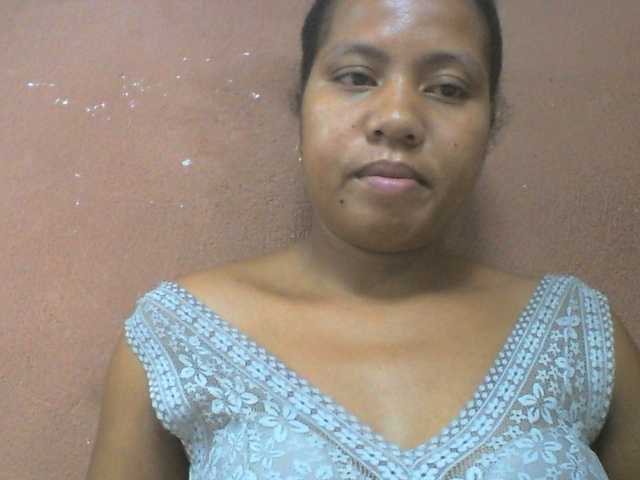 Tharcile live cam on BongaCams