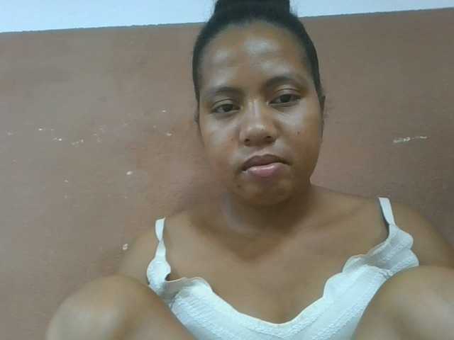Tharcile live cam on BongaCams
