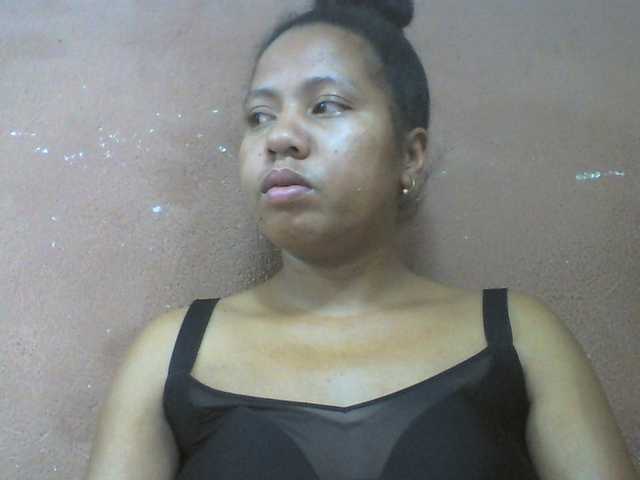 Tharcile live cam on BongaCams