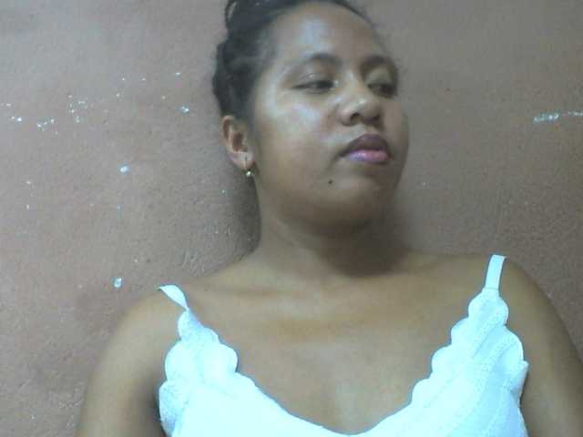 Tharcile live cam on BongaCams
