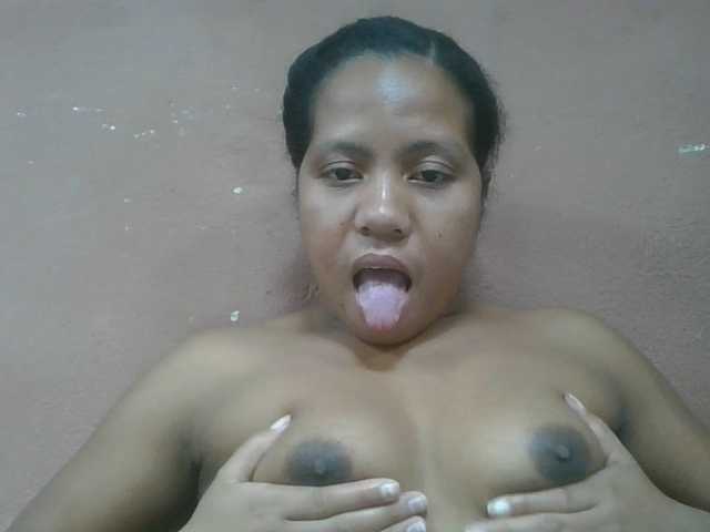 Tharcile live cam on BongaCams