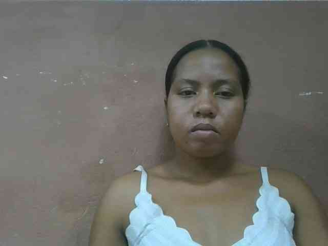 Tharcile Live Webcam on BongaCams