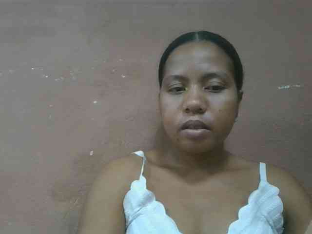 Tharcile Live Webcam on BongaCams