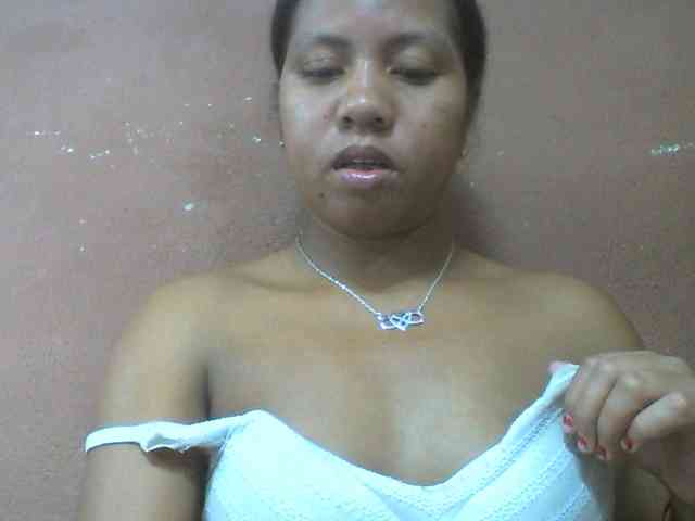 Tharcile Live Webcam on BongaCams