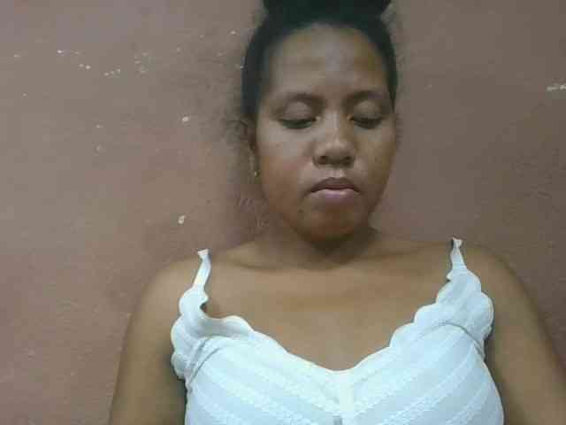 Tharcile Live Webcam on BongaCams