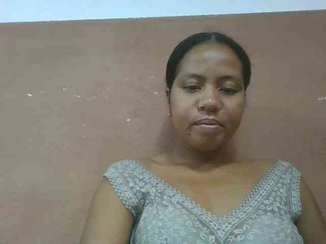 Tharcile Live Webcam on BongaCams