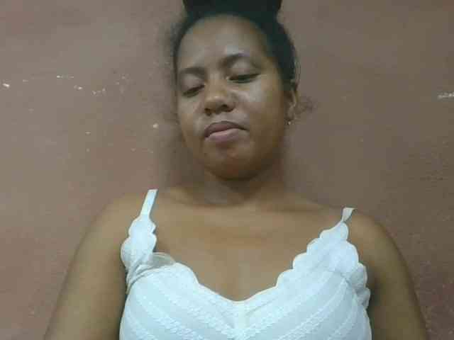 Tharcile Live Webcam on BongaCams